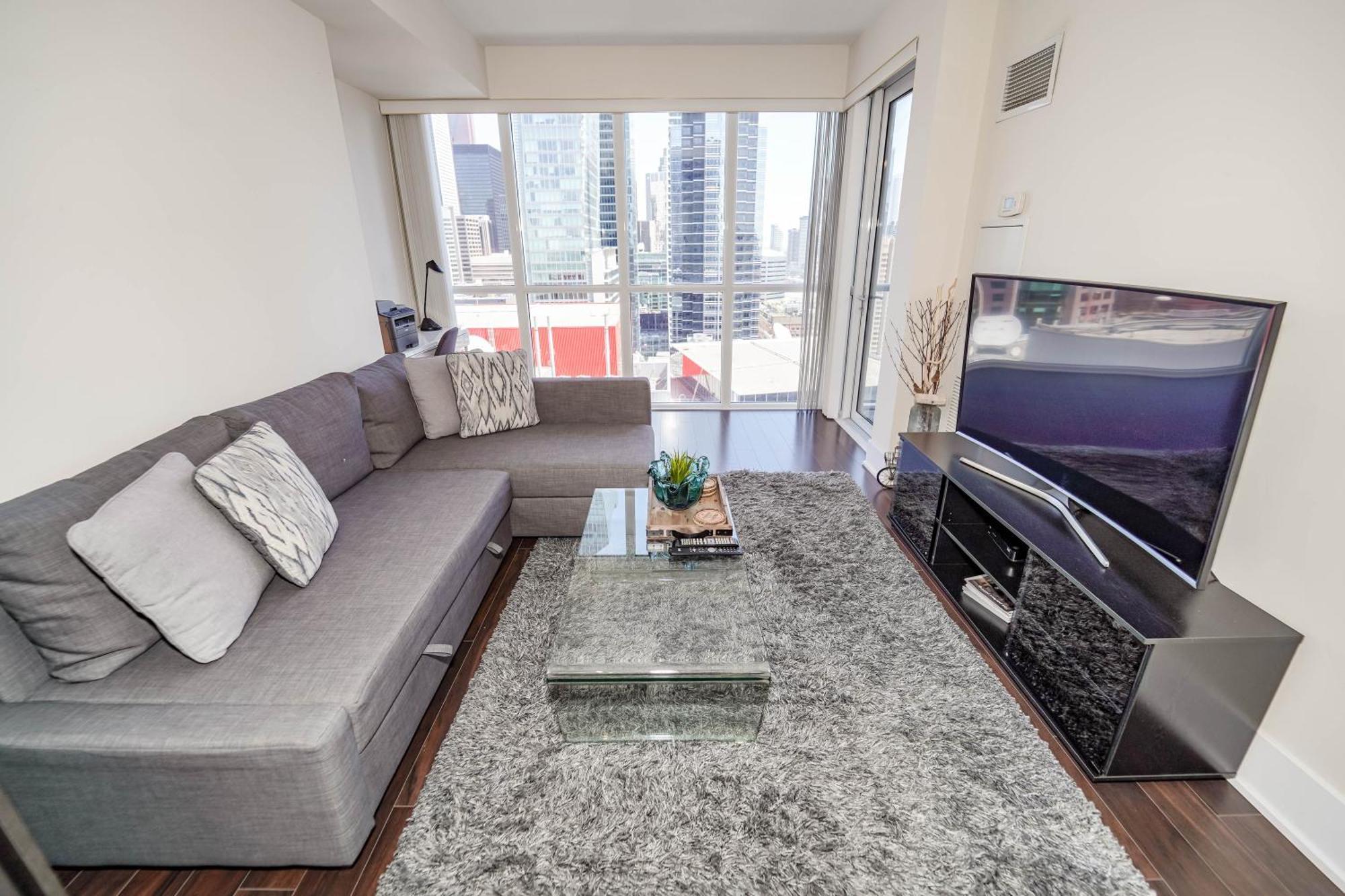 Chol Furnished Suites Heart Of Downtown Toronto, 2 Beds, Free Parking, Cn Tower View Exterior photo