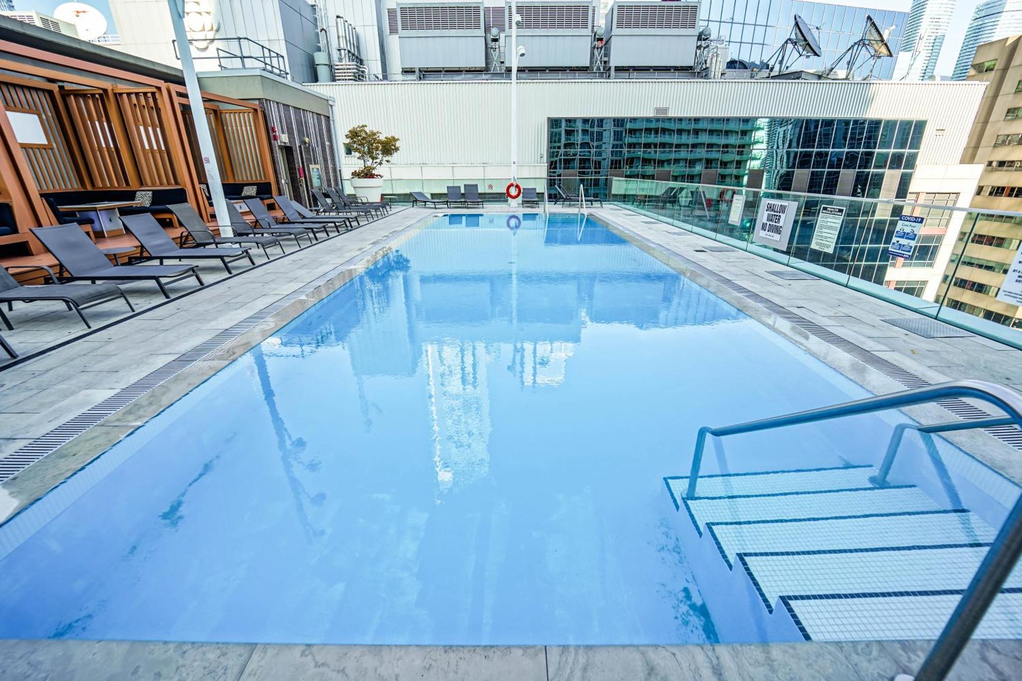 Chol Furnished Suites Heart Of Downtown Toronto, 2 Beds, Free Parking, Cn Tower View Exterior photo