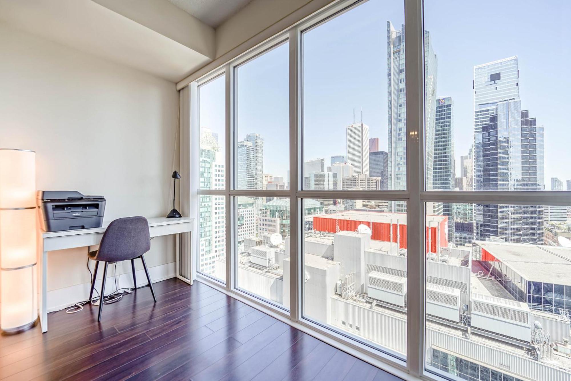 Chol Furnished Suites Heart Of Downtown Toronto, 2 Beds, Free Parking, Cn Tower View Exterior photo
